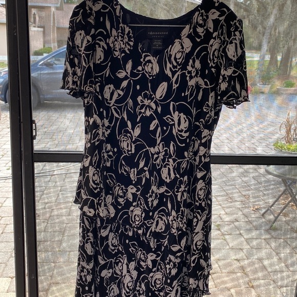 Y womens Connected black floral short sleeve stretch layered dress size 10 - Picture 1 of 3